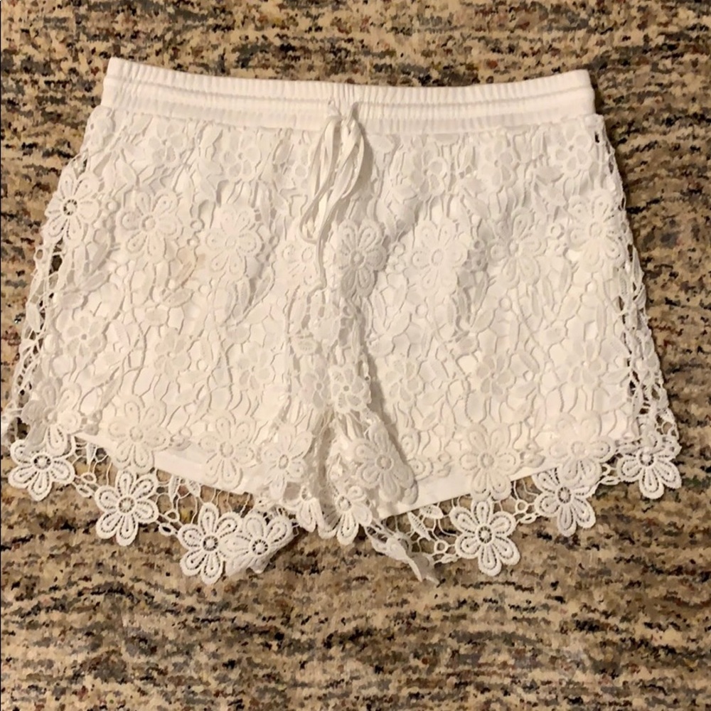 White lace trim shorts